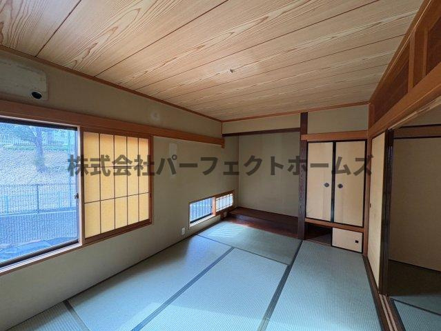 東香里南町戸建　賃貸の和室|ゆったりとくつろげる和室です
