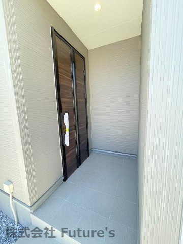 三郷市彦成1丁目　新築戸建　全6棟　6号棟のエントランス|玄関アプローチ