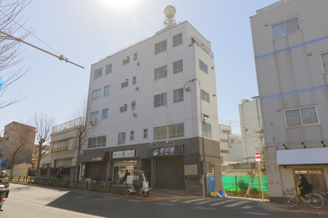 サンケイビルの外観