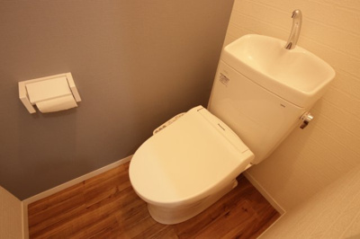 【トイレ】 | ラ・メール鴻巣 | ※同タイプの別の部屋の写真です。