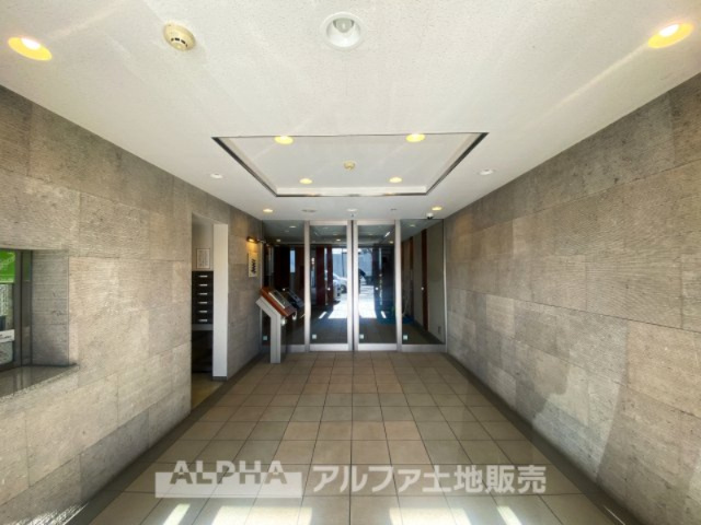 レクセルプライム昭島のエントランス