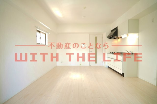 リッツ・アヴェニュー（リッツ・アベニュー）【10, 000円キャッシュバック対象物件】の居間・リビング|ゆったり過ごせるリビングです※現状優先