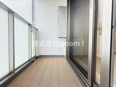 【バルコニー】 | 【ペット共生・ZEHマンション】ザパークレジデンス東住吉・旭化成ヘーベルメゾン | 暖かな日差しのふりそそぐバルコニー