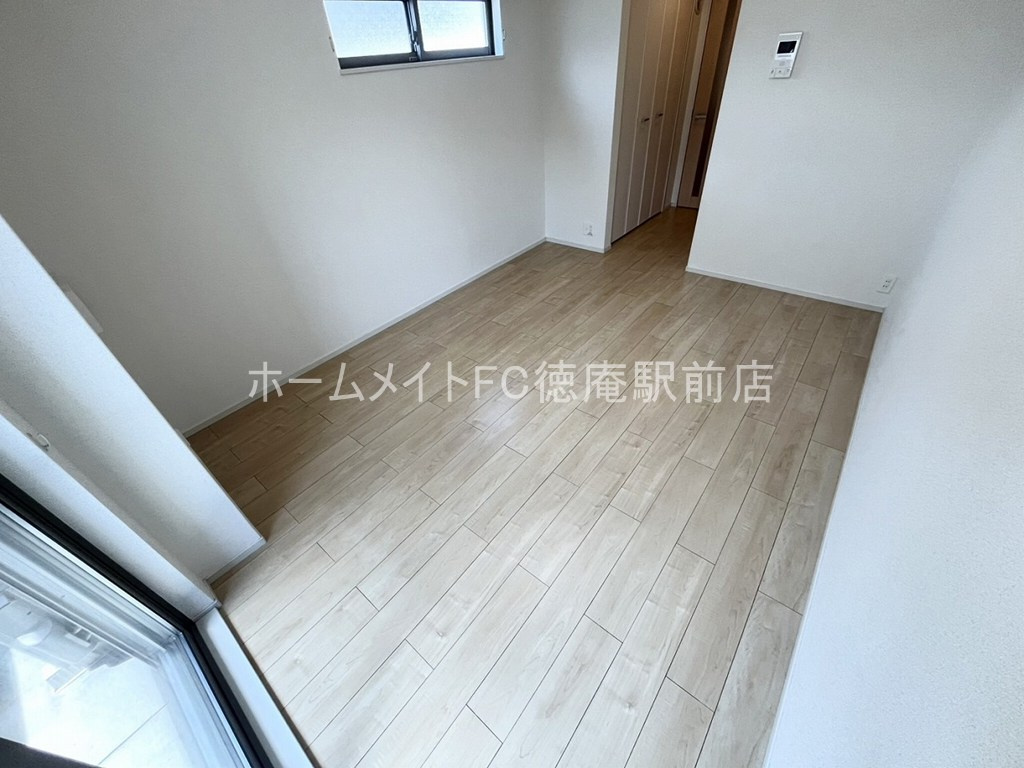大阪市鶴見区緑１丁目のアパートの洋室