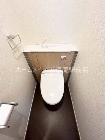 大阪市鶴見区緑１丁目のアパートのトイレ