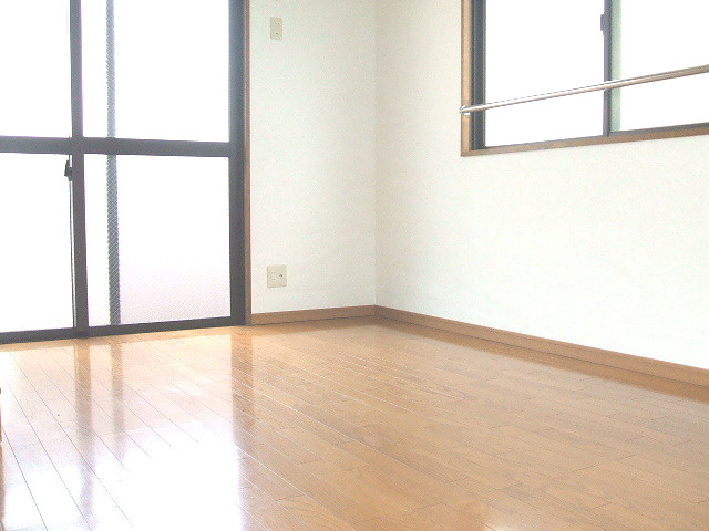 ベア・シャトー【キャッシュバック対象】の寝室|広くて明るい寝室