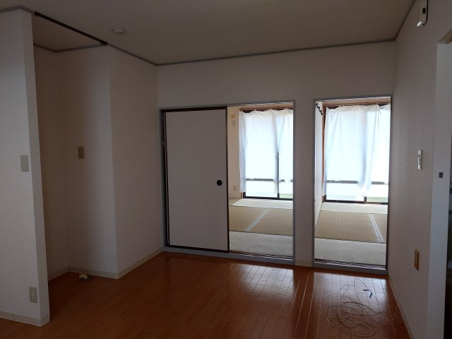 ハートランド逆瀬川の居間・リビング