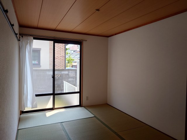 ハートランド逆瀬川の和室