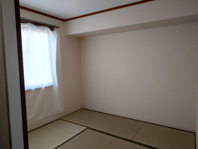 ハートランド逆瀬川の和室