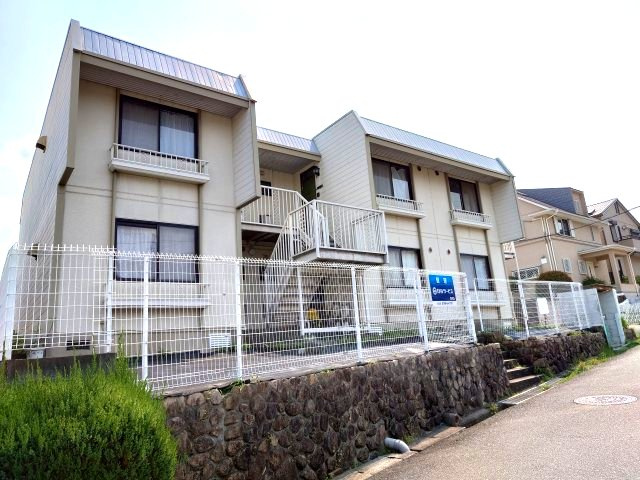ハートランド逆瀬川の外観