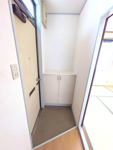 ハートランド逆瀬川の玄関|きれいな玄関です