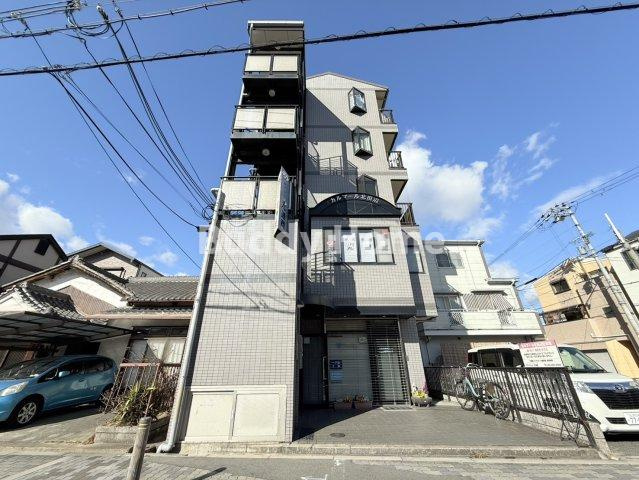 カルマール北田辺の外観