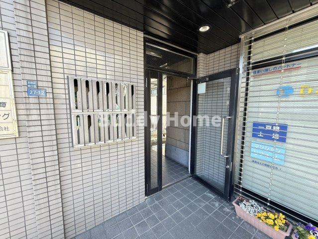 カルマール北田辺のエントランス