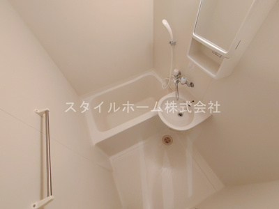【浴室】 | コスモベルテ | 別部屋写真です。