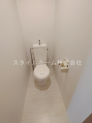 【トイレ】 | コスモベルテ | 別部屋写真です。