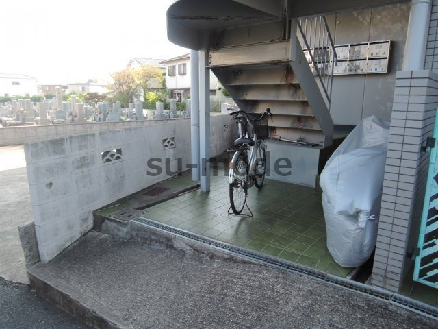 ヤスダマンションの駐車場