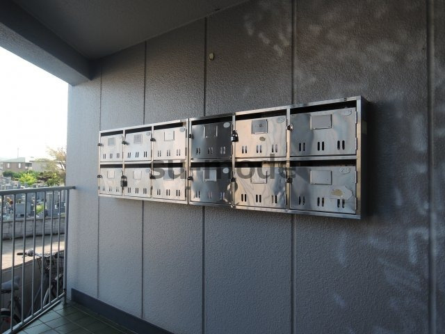 ヤスダマンションのエントランス