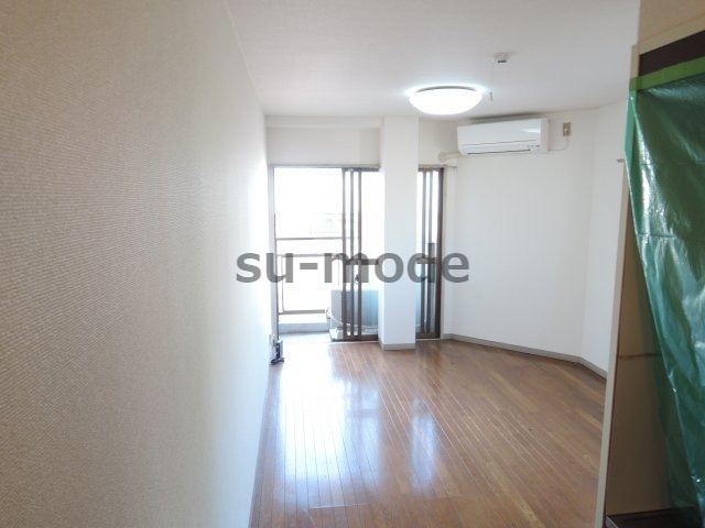 ヤスダマンションの洋室