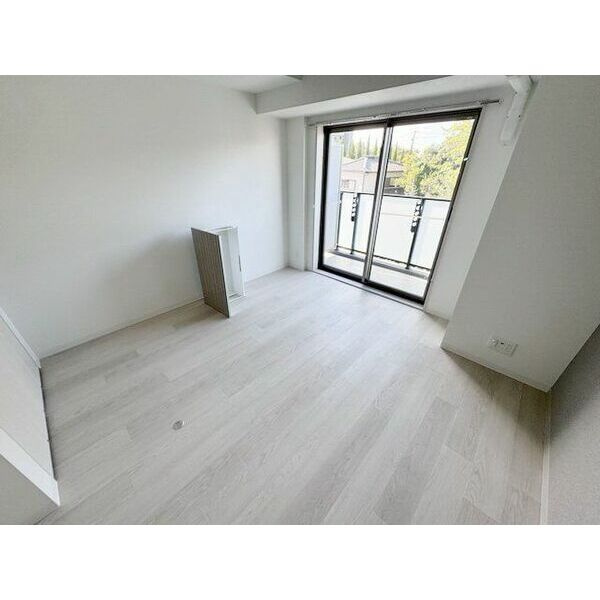 メイプル高横須賀の居間・リビング