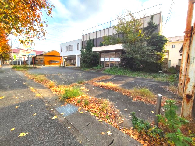 伊勢崎市境女塚売店舗事務所
