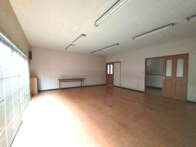 伊勢崎市境女塚売店舗事務所