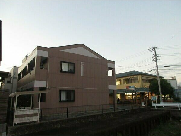 アーバンコート志貴崎　　刈谷市近郊の賃貸ならクラスホーム刈谷店のバルコニー