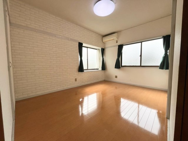 プリモ笹口の居間・リビング