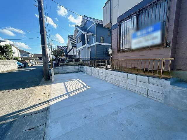 龍ケ崎市長山7丁目　中古戸建ての駐車場|駐車場拡張し、カースペースを２台確保しました！