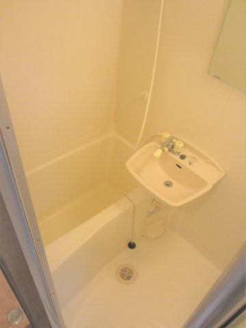 クリスタルコートⅠの浴室