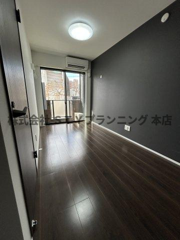 仲介手数料０円！LECOCON瑞穂の居間・リビング