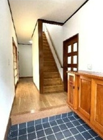 中古戸建　熊谷市肥塚594-2（リフォーム住宅）の玄関