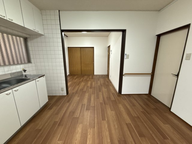 勝原区丁戸建の居間・リビング