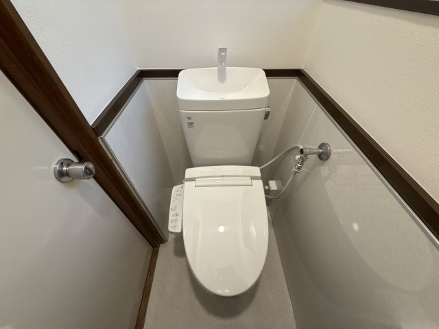 勝原区丁戸建のトイレ