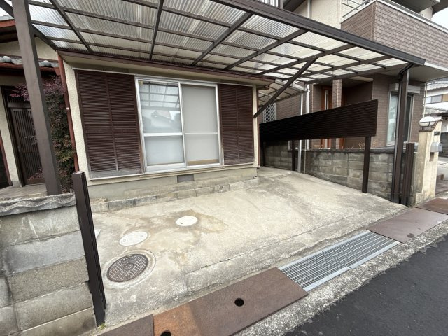 勝原区丁戸建の駐車場
