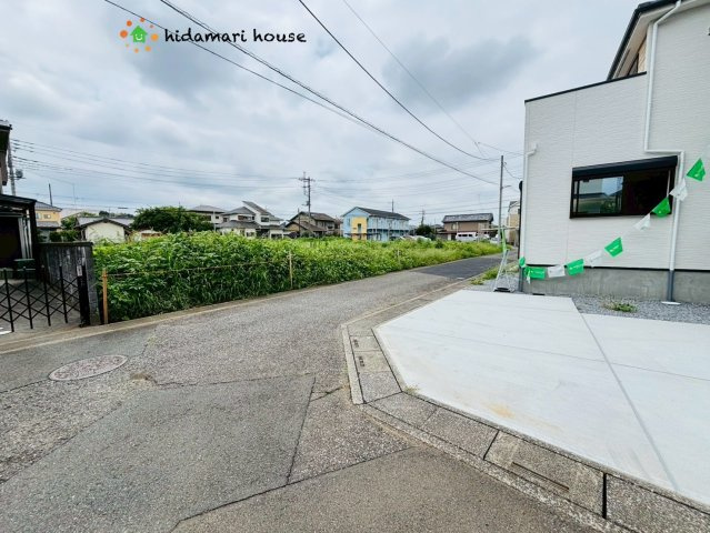 上尾市向山9期　新築戸建　Grace03の前面道路含む現地写真