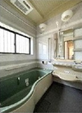 中古戸建　熊谷市円光2-2-18（リフォーム住宅）の浴室