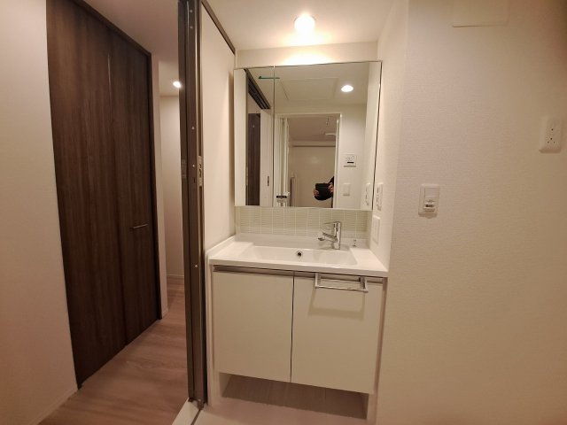 コンフィエ鳴尾の洗面所