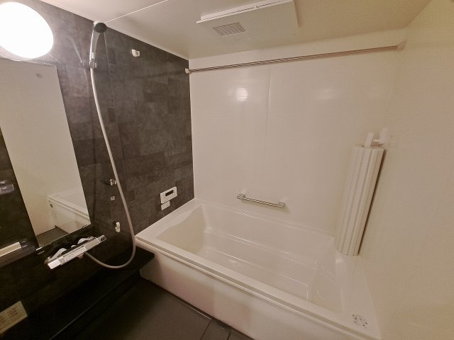 コンフィエ鳴尾の浴室