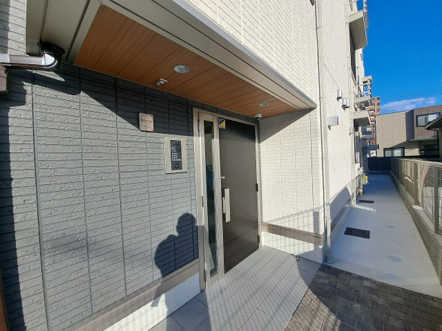 コンフィエ鳴尾のエントランス