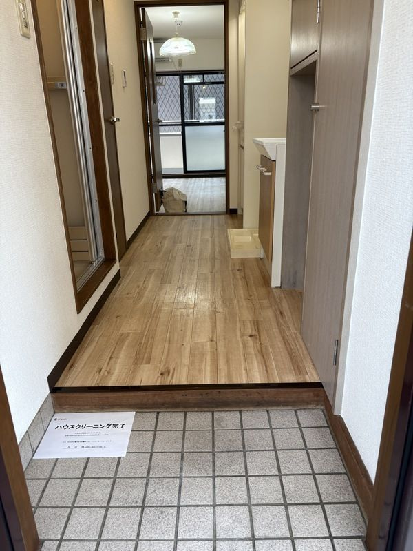 エミグラント・N BRAVI不動産の玄関|【エミグラント・N】収納豊富な玄関です