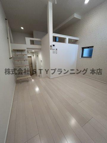 仲介手数料０円！アーバンテラス浮島町Sの居間・リビング