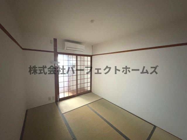 伊加賀本町テラスハウスの和室