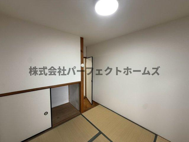 伊加賀本町テラスハウスの和室|きれいな和室です