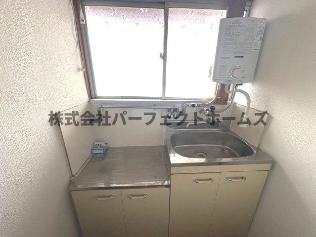 伊加賀本町テラスハウスのキッチン|キッチンでお料理をお楽しみください