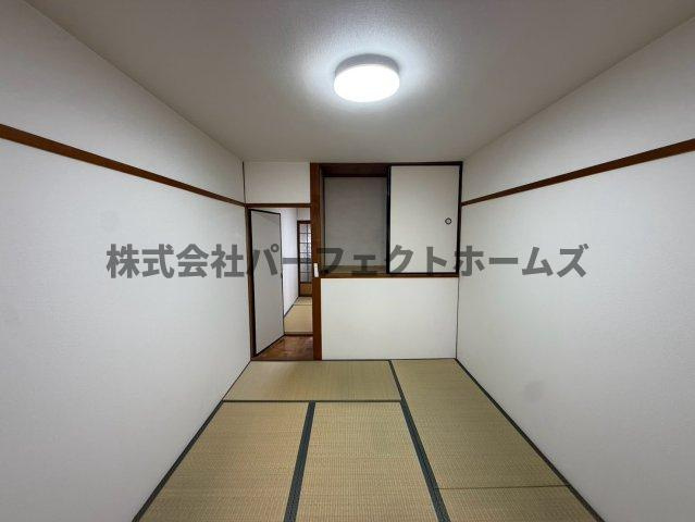 伊加賀本町テラスハウスの和室|和室があると落ち着いた雰囲気になりますね
