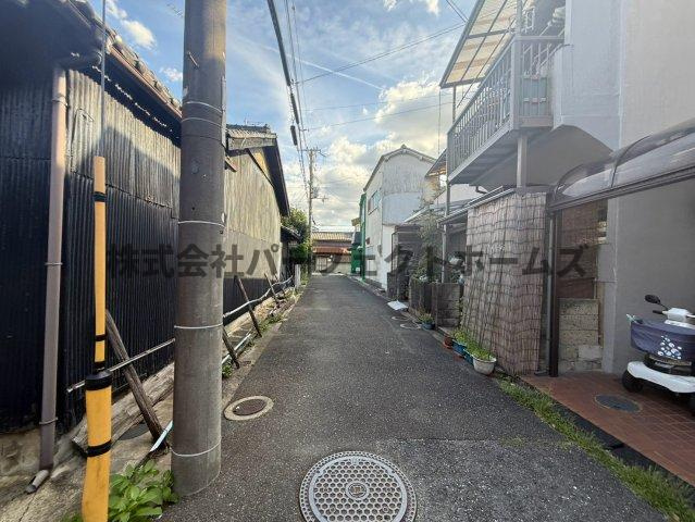伊加賀本町テラスハウスの周辺