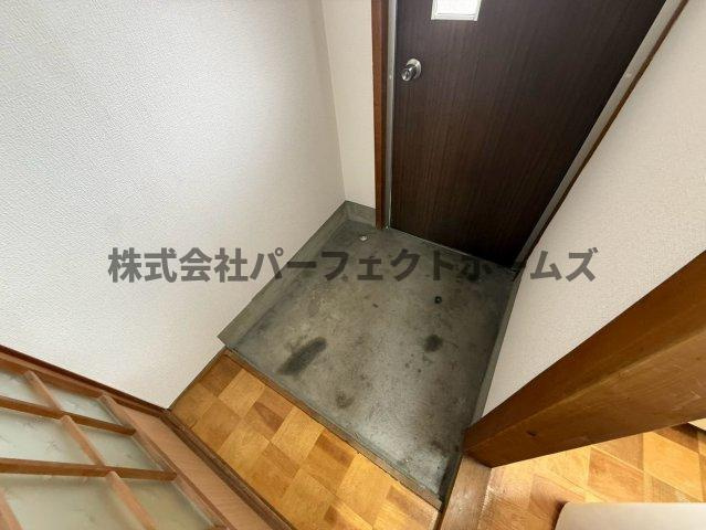 伊加賀本町テラスハウスの玄関|落ち着いた玄関です