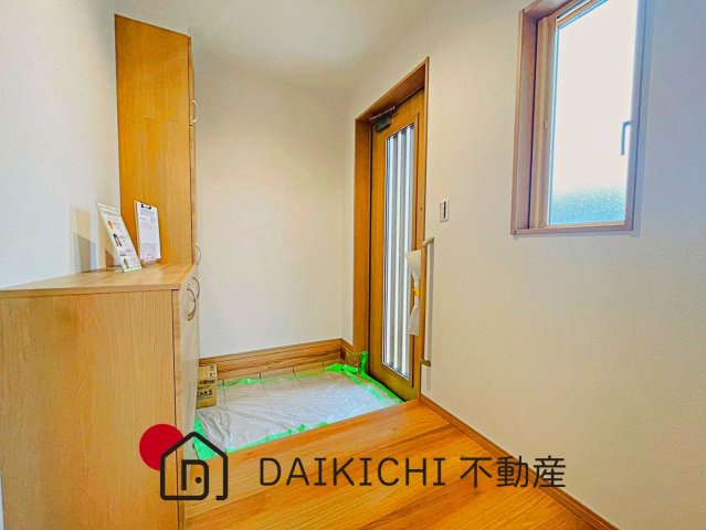 【玄関】 | ワイウッドコート羽生市須影第1期　新築戸建　全5棟　3号棟