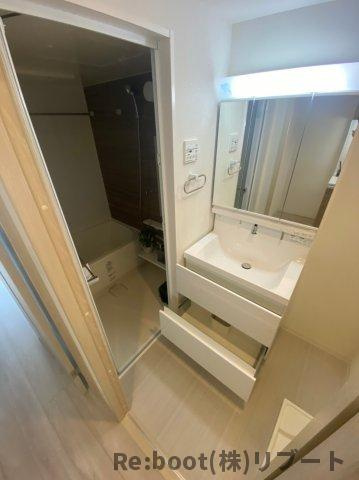 KDXレジデンス千葉中央　旧ＴＨＥ　ＰＡＬＭＳ千葉中央の独立洗面台