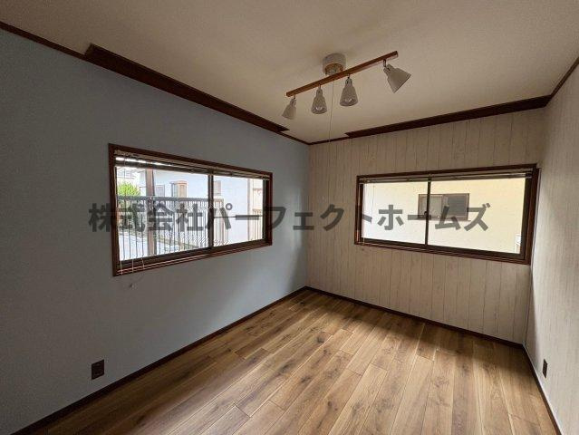 香里ケ丘10丁目戸建　賃貸の居間・リビング|こちらの居間で趣味の時間をお楽しみください